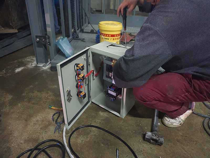 廣東液壓升降平臺(tái)電壓能否用220V？