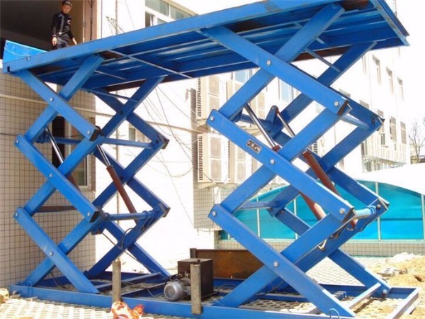 剪叉式升降平臺(tái)